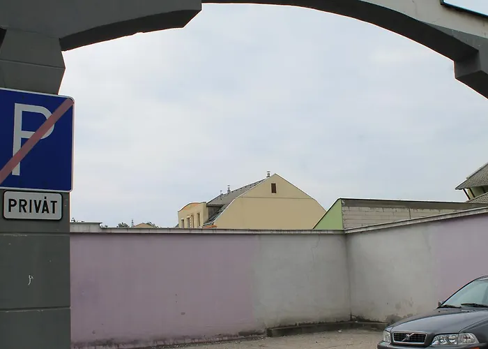 Kiraly Szallo & Panzio לינה וארוחת בוקר