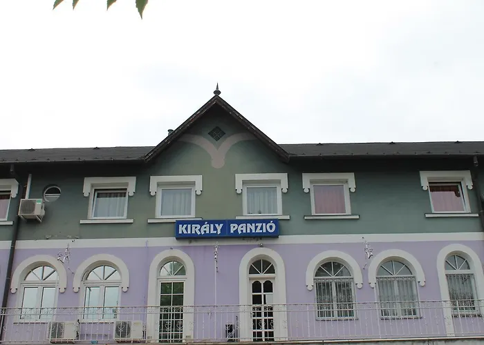 לינה וארוחת בוקר Kiraly Szallo & Panzio נג'קניז'ה